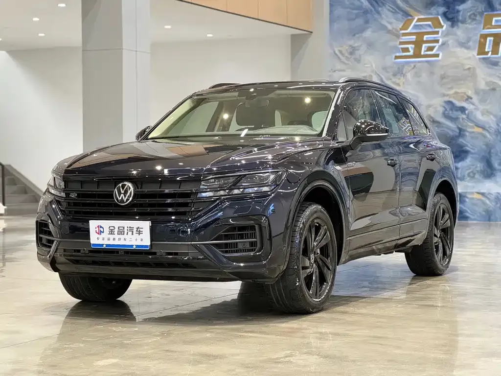 Volkswagen Touareg — фото 1