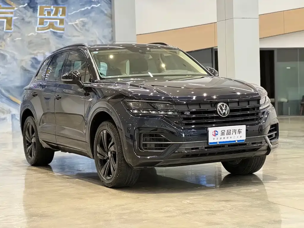 Volkswagen Touareg — фото 7