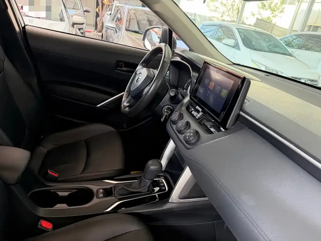 Toyota Corolla Cross — фото 3