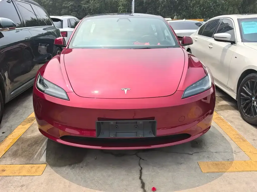 Tesla Model 3 — фото 8