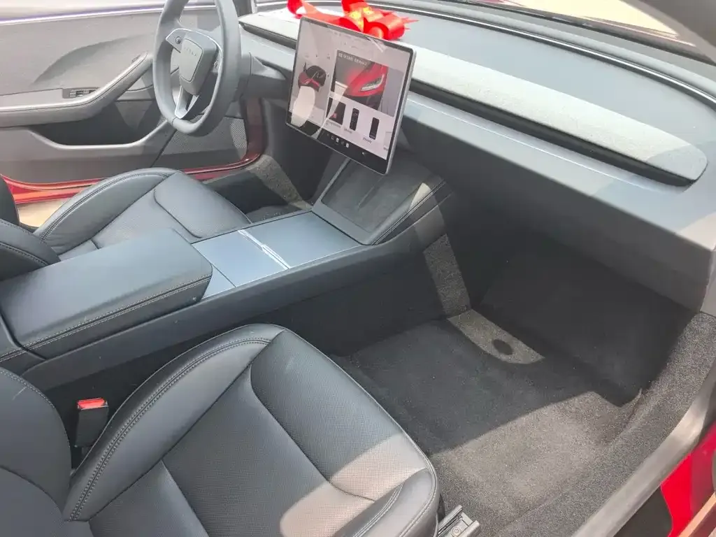 Tesla Model 3 — фото 2