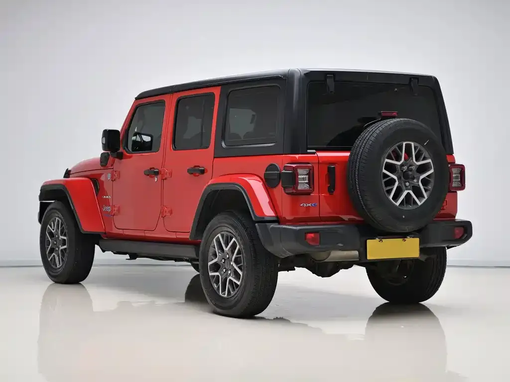 Jeep Wrangler PHEV — фото 7