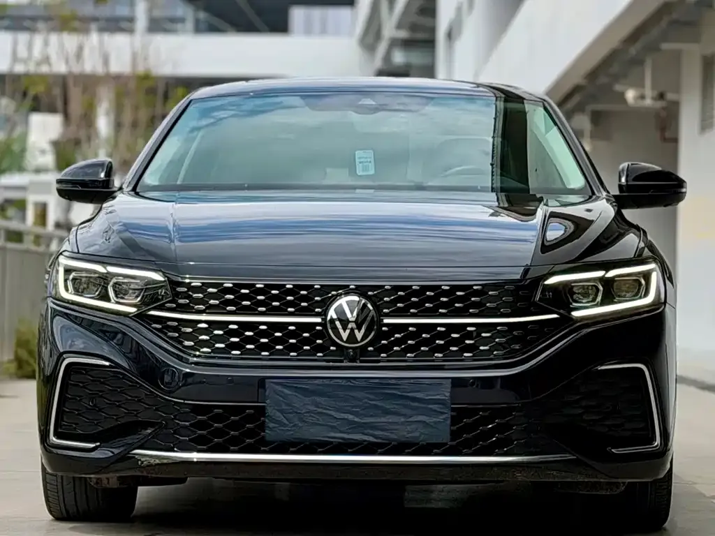Volkswagen Passat — фото 6