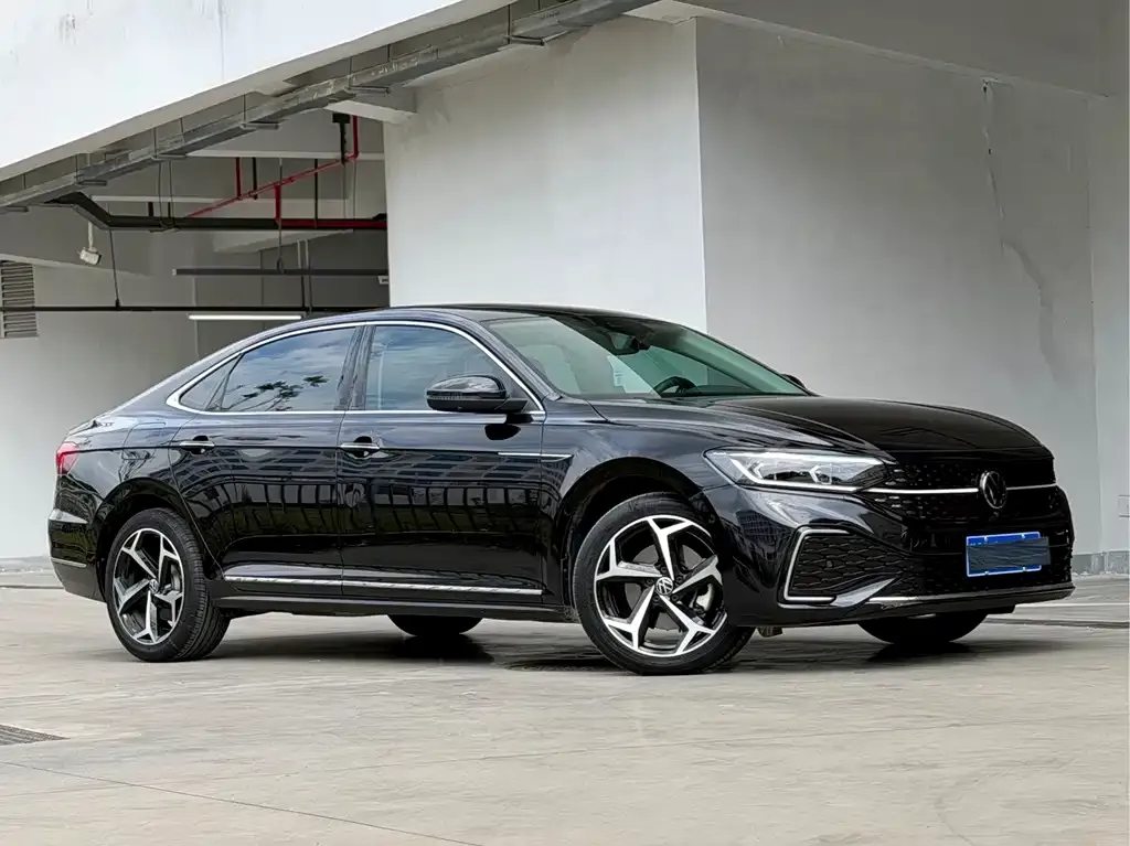 Volkswagen Passat — фото 10