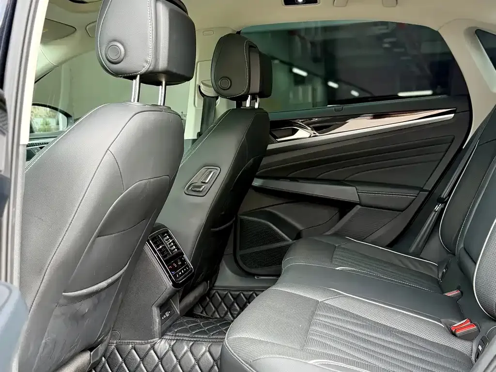 Volkswagen Passat — фото 9
