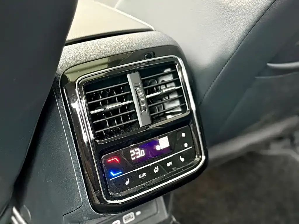 Volkswagen Passat — фото 5