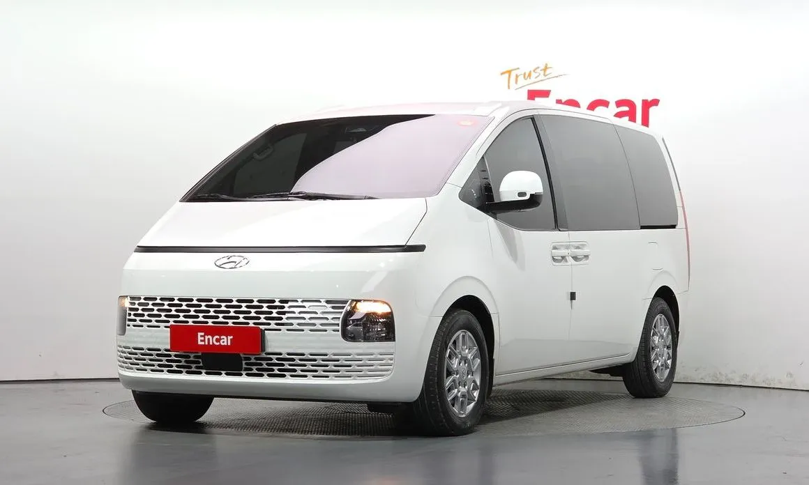 Hyundai Staria — фото 1