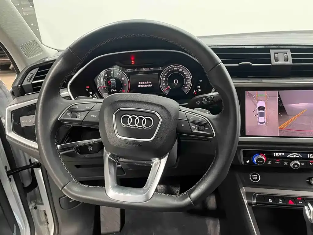 Audi Q3 — фото 3