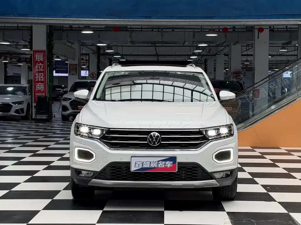 Volkswagen T-Roc — фото 2