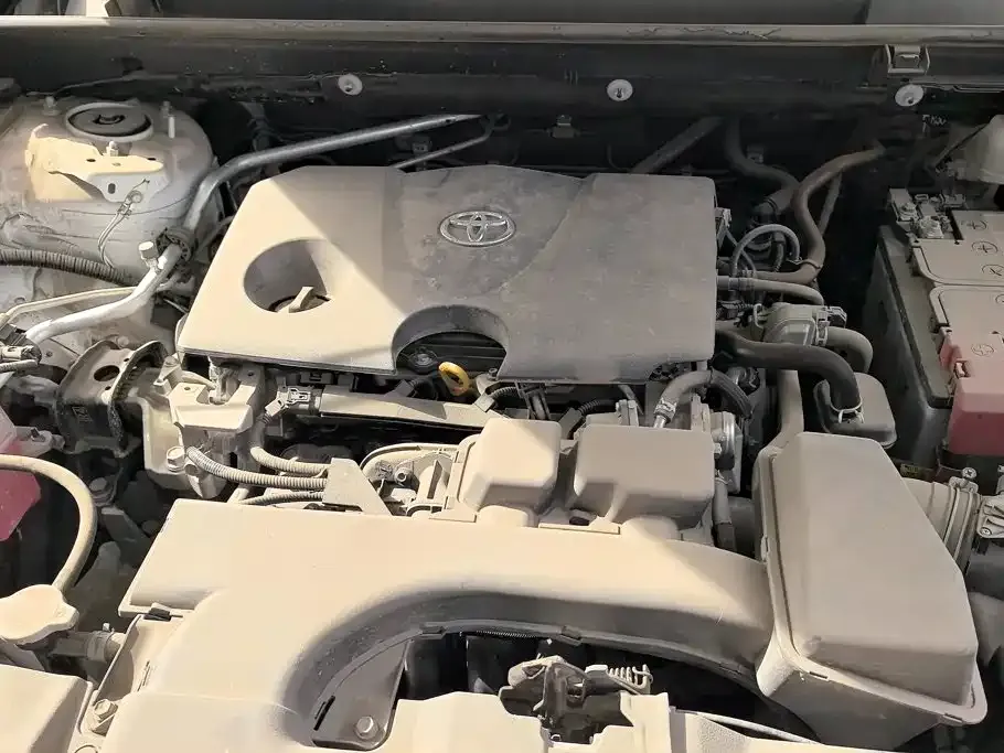 Toyota RAV4 — фото 6