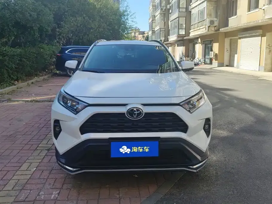 Toyota RAV4 — фото 4