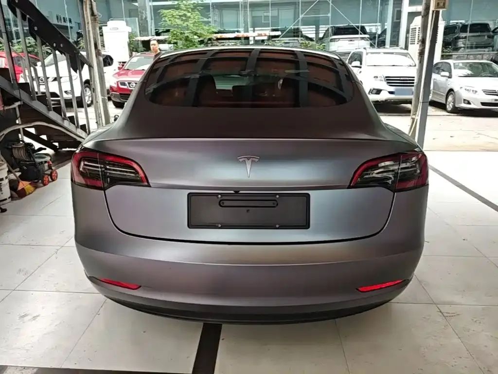 Tesla Model 3 — фото 6