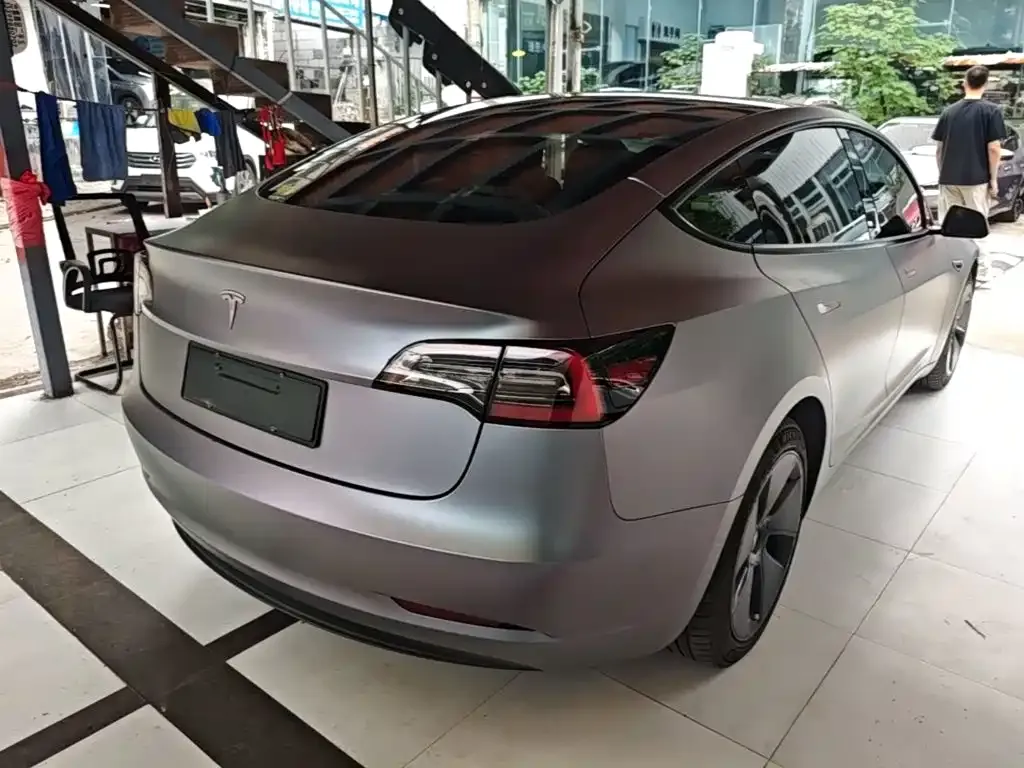 Tesla Model 3 — фото 3