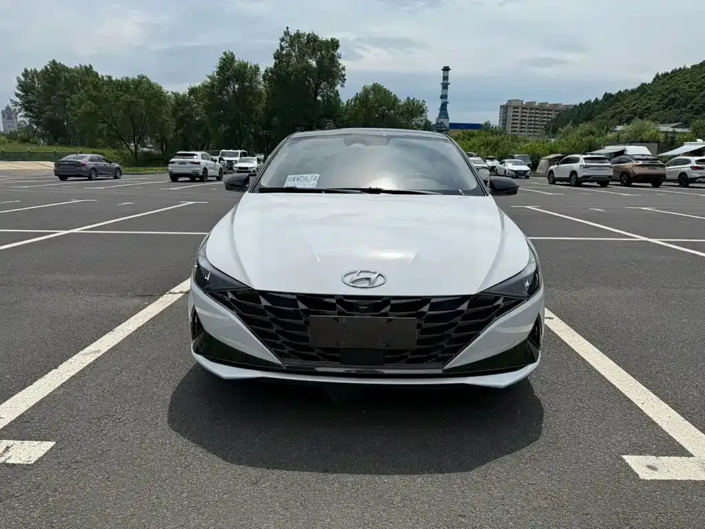 Hyundai Elantra — фото 4