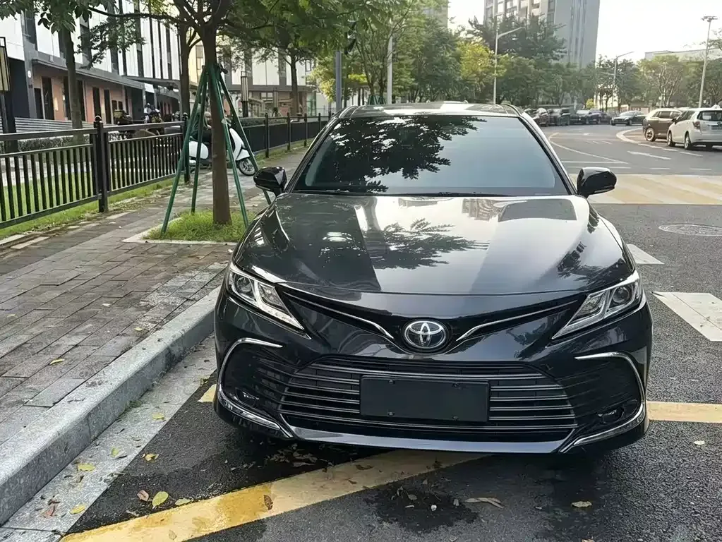 Toyota Camry — фото 7