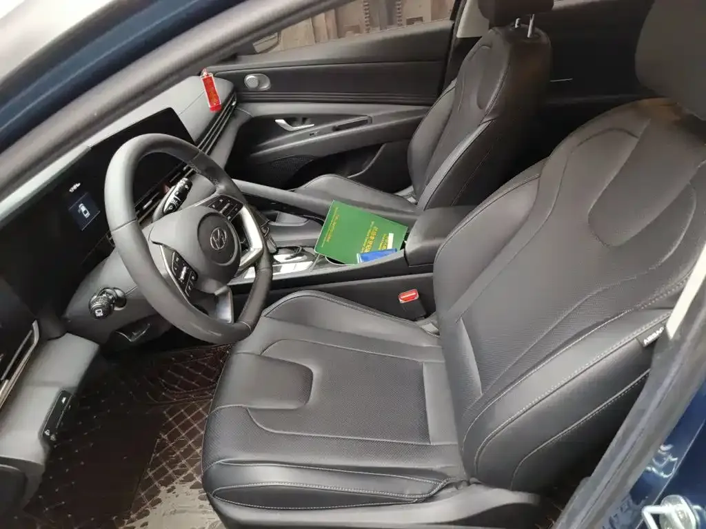 Hyundai Elantra — фото 10