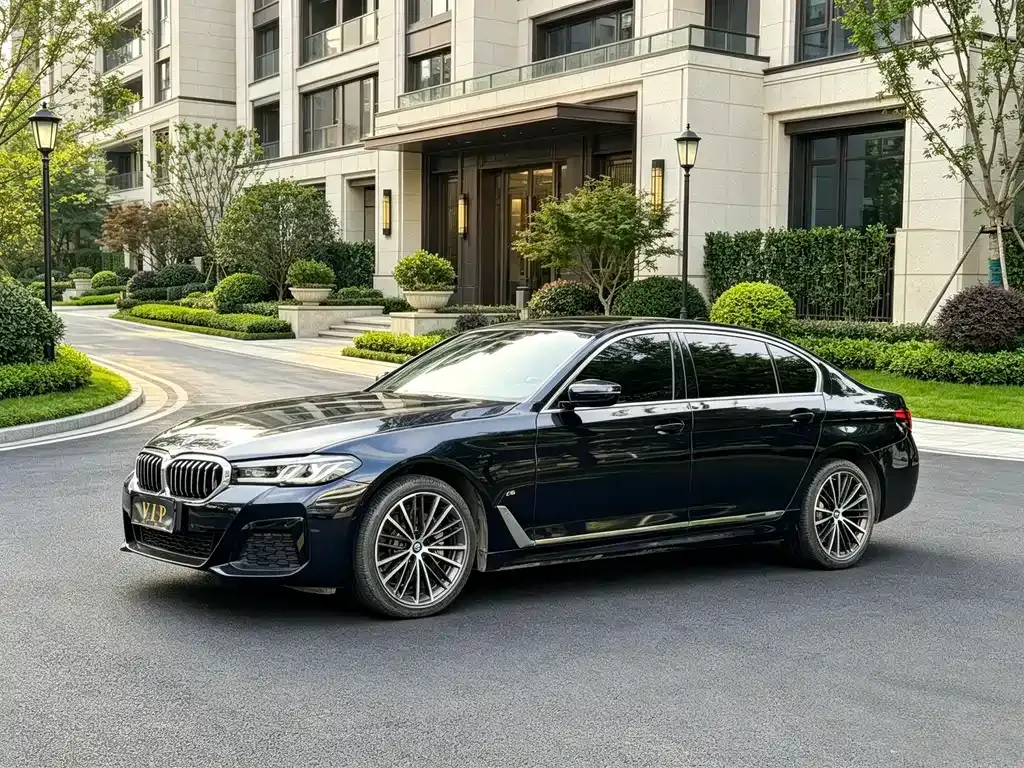 BMW 5 Series — фото 1