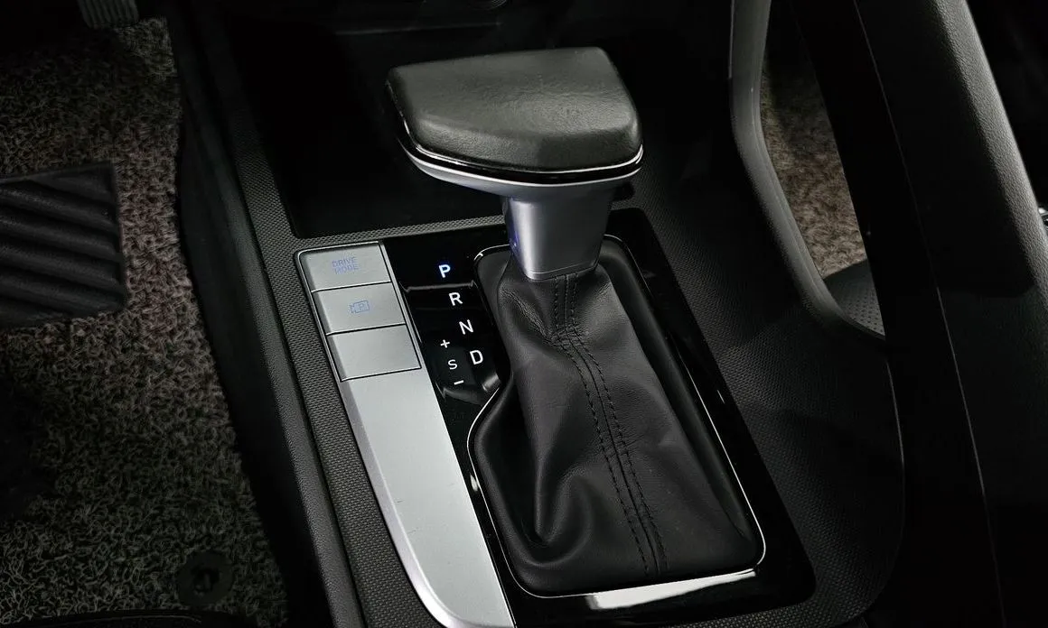 Hyundai AVANTE — фото 9