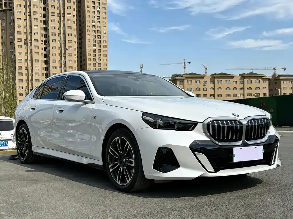 BMW 5 Series — фото 2