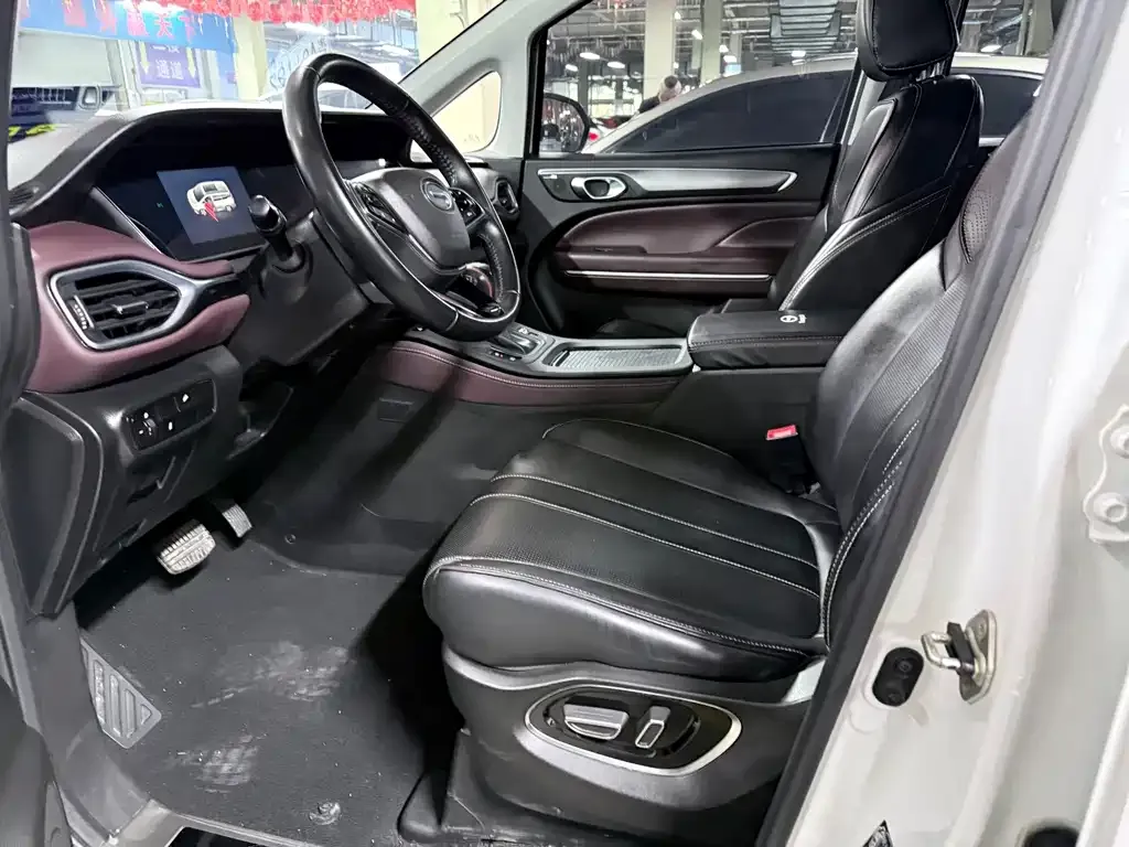 GAC Motor Trumpchi M6 — фото 8