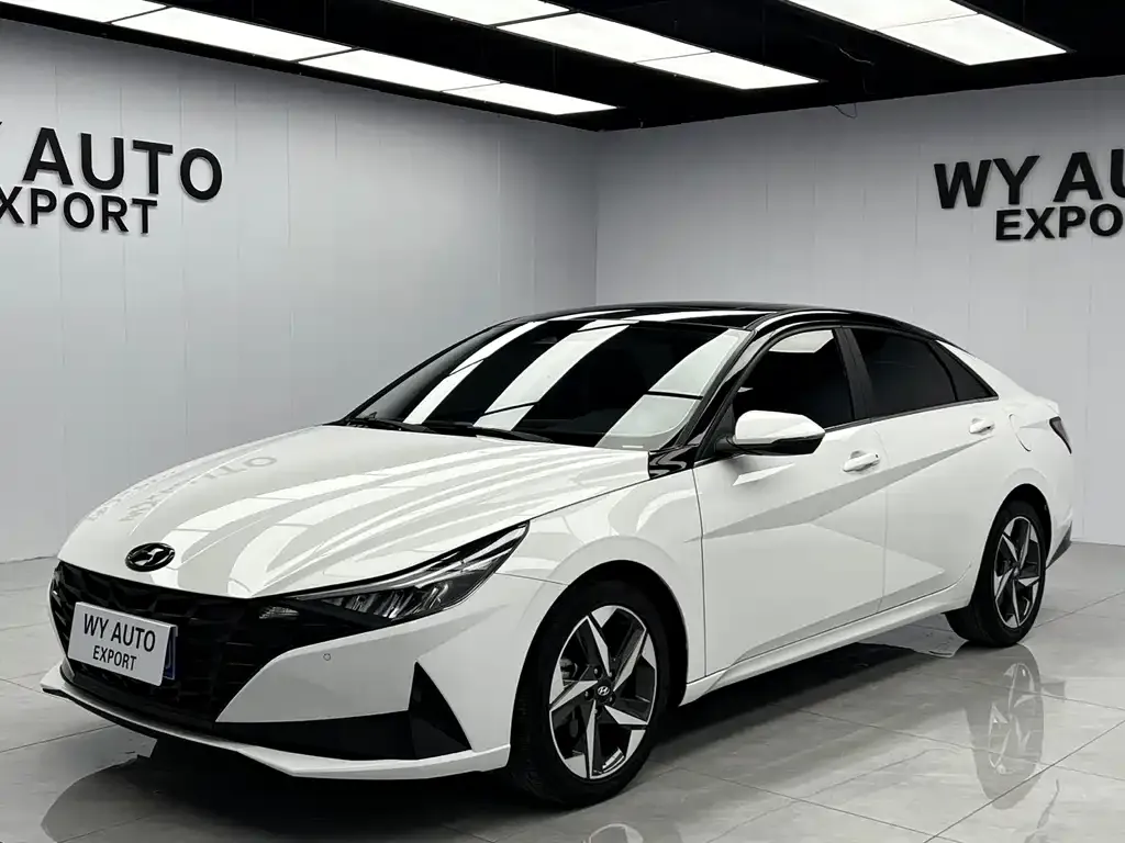 Hyundai Elantra — фото 1