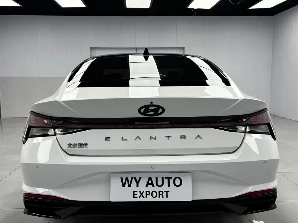 Hyundai Elantra — фото 2