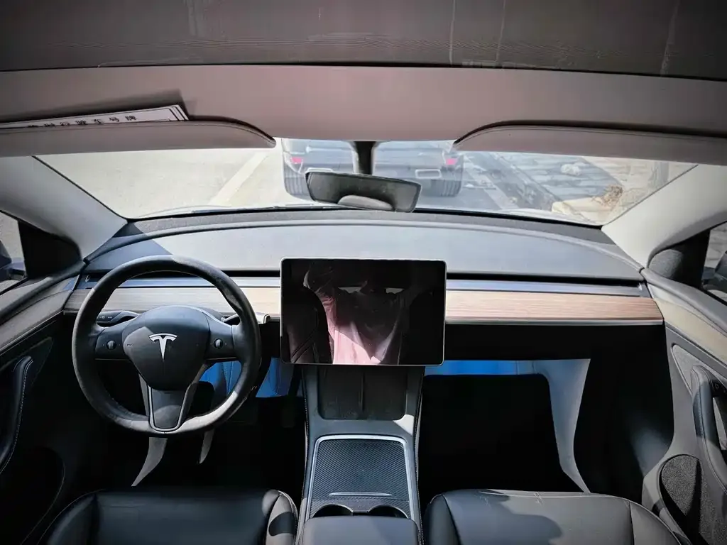 Tesla Model Y — фото 4