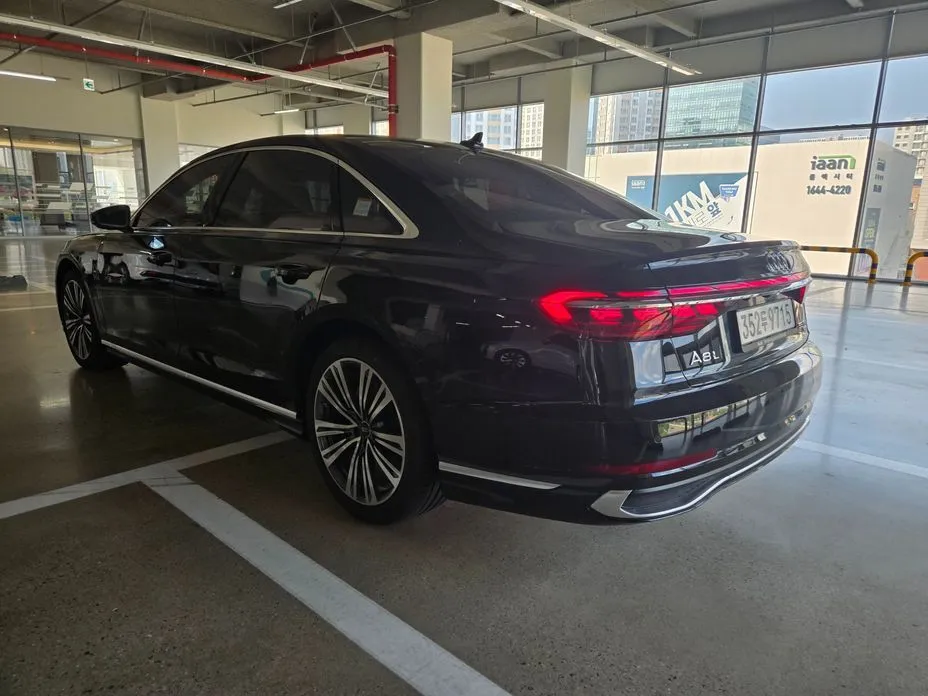 Audi A8 — фото 8