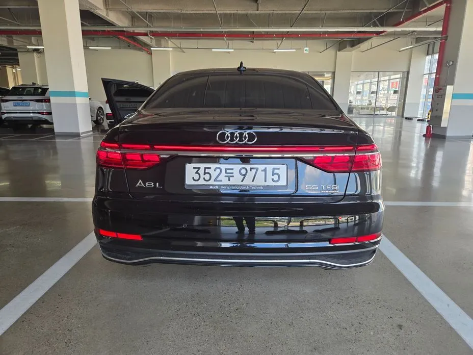 Audi A8 — фото 7