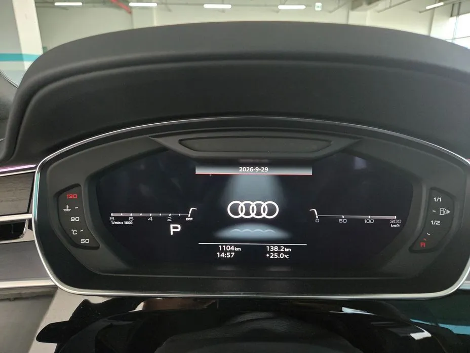 Audi A8 — фото 2