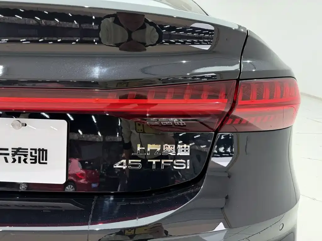 Audi A7L — фото 5