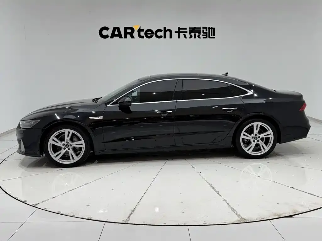 Audi A7L — фото 2