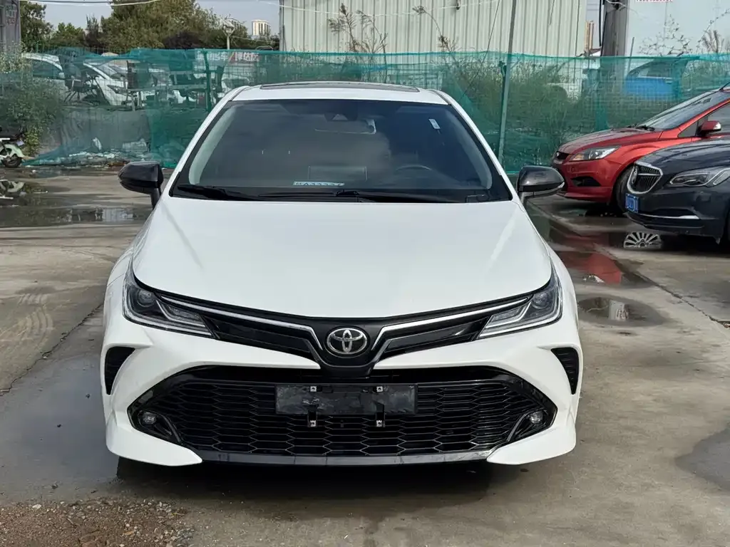 Toyota Corolla — фото 2