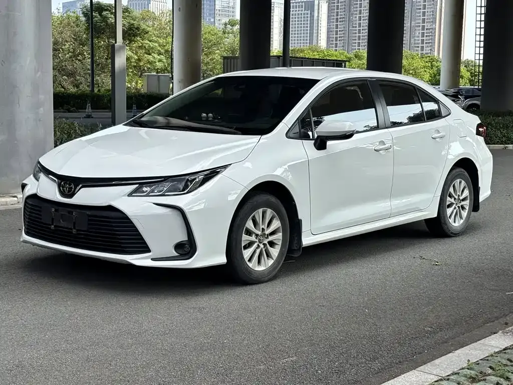 Toyota Corolla — фото 7