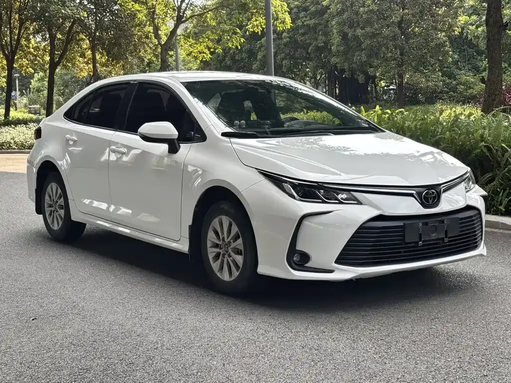Toyota Corolla — фото 4