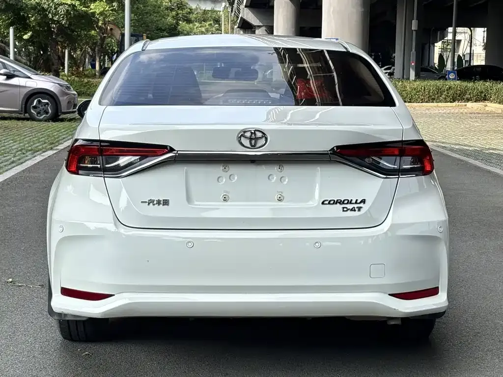 Toyota Corolla — фото 6