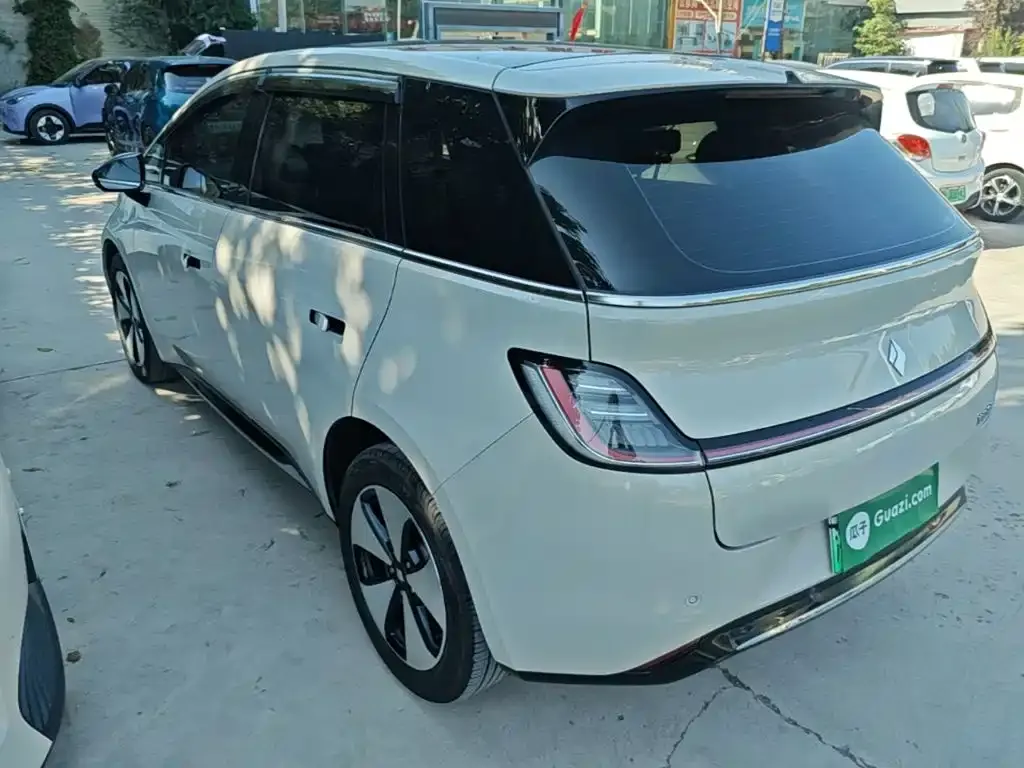 Baojun Yunduo — фото 3