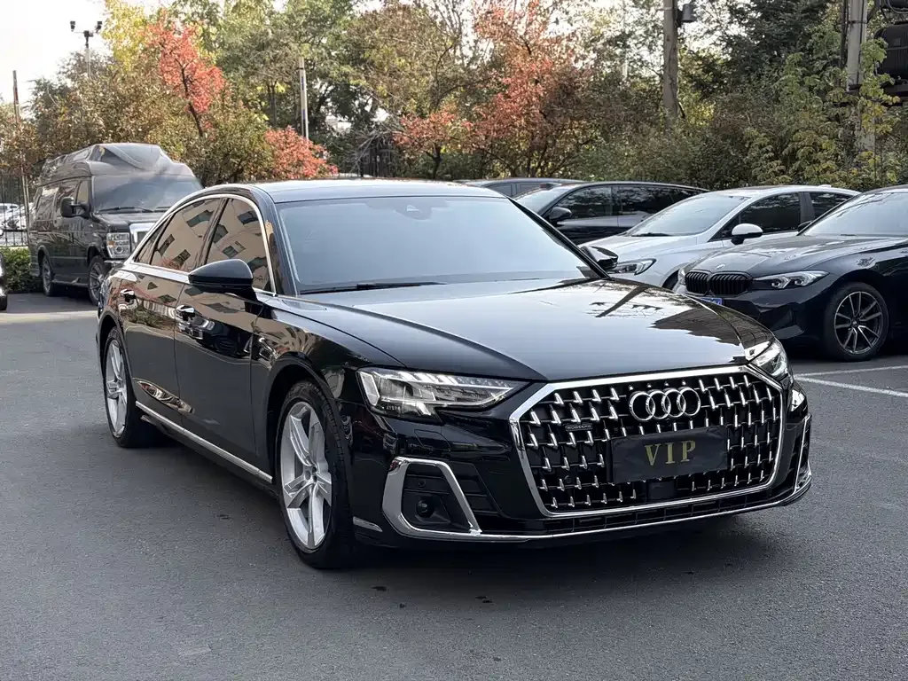 Audi A8 — фото 10