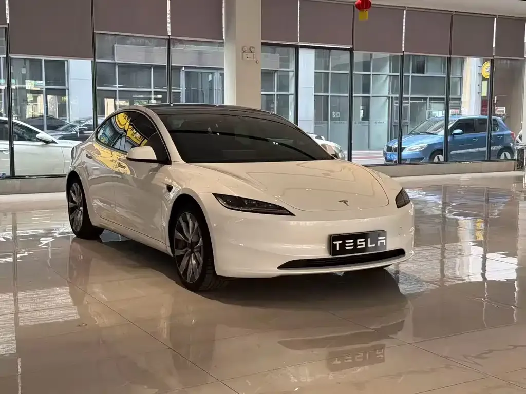 Tesla Model 3 — фото 6