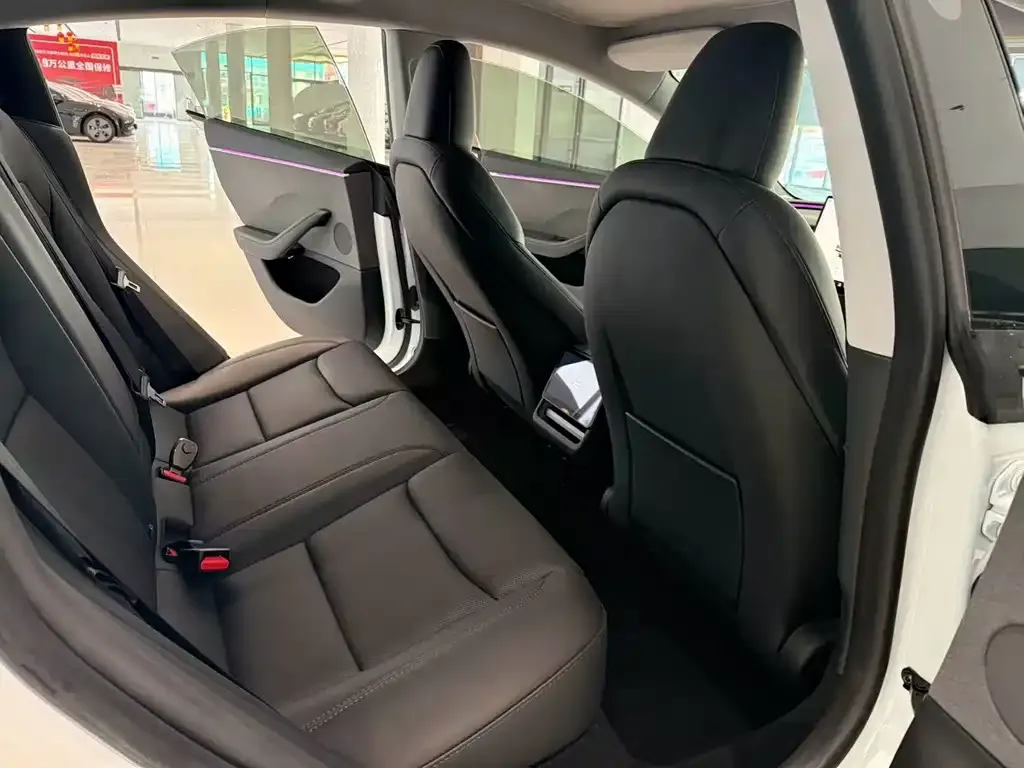 Tesla Model 3 — фото 3