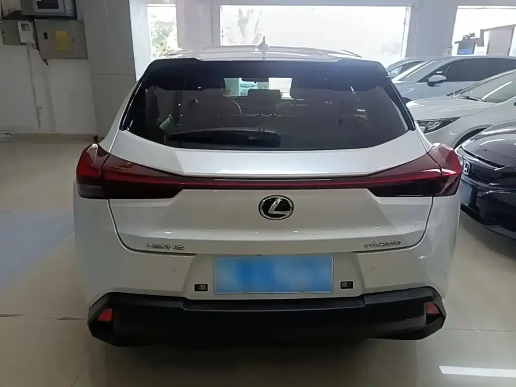 Lexus UX — фото 7