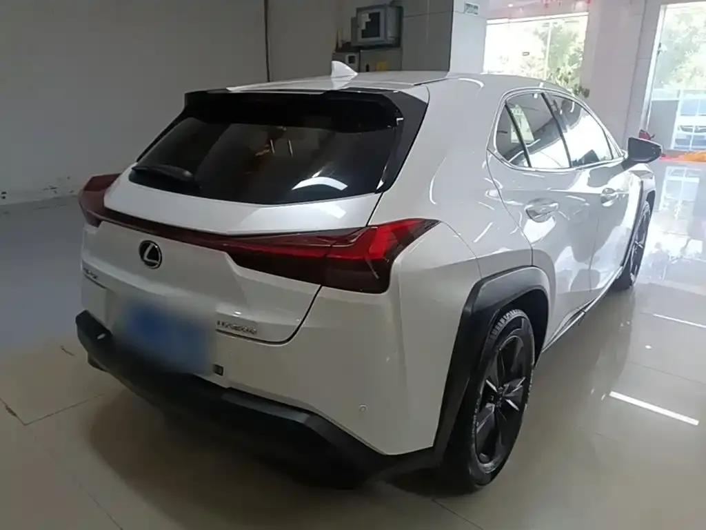Lexus UX — фото 6
