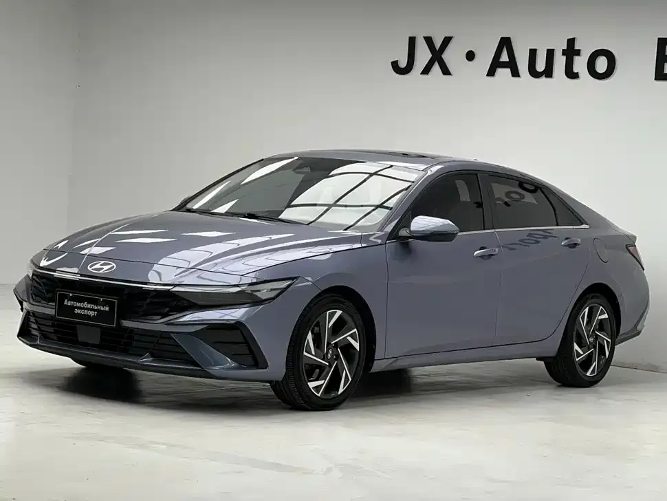 Hyundai Elantra — фото 1