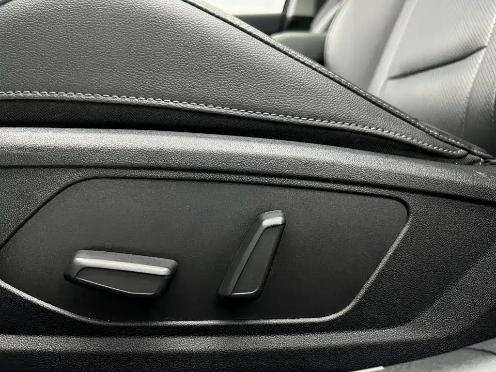 Hyundai Elantra — фото 10