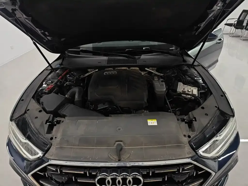 Audi A7L — фото 10