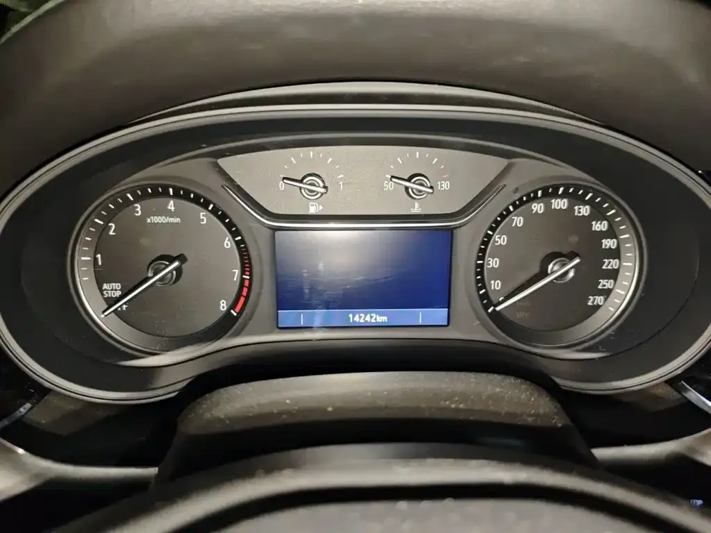 Buick Regal — фото 10