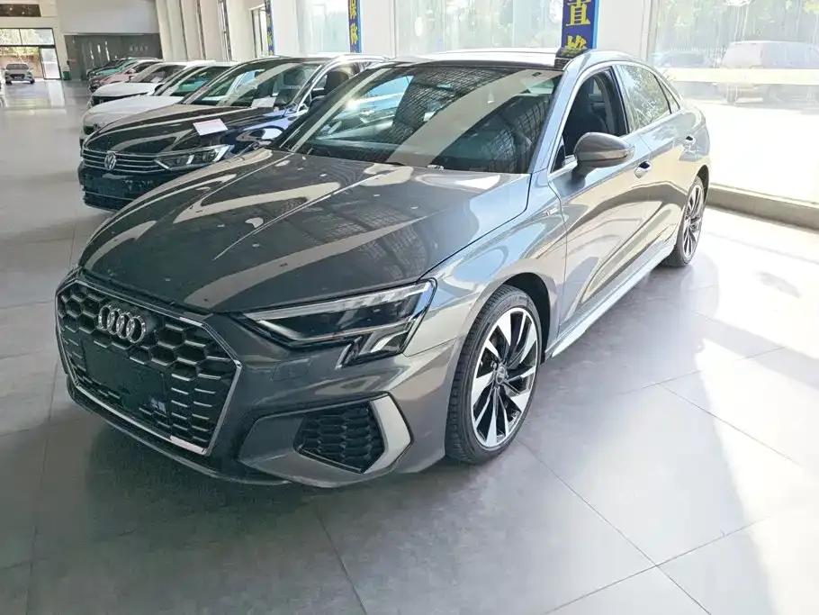 Audi A3 — фото 1