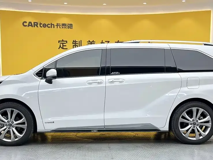 Toyota Sienna — фото 8