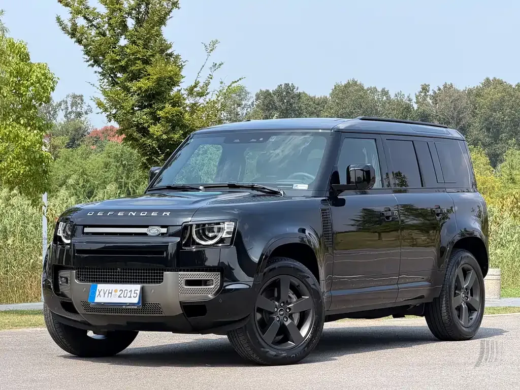 Land Rover Defender — фото 1