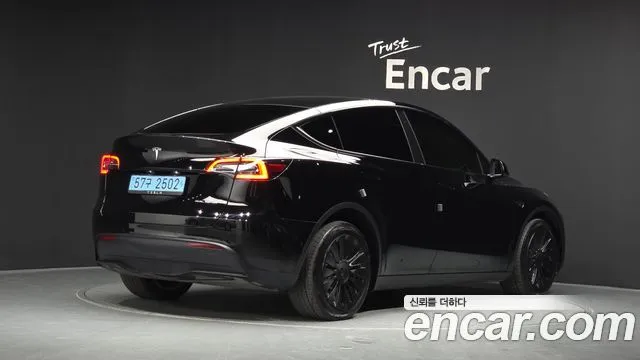 Tesla Model Y — фото 5